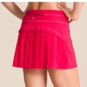 Athleta Runaround Skort Pleated Pink Crimson Size Large Preowned EUC